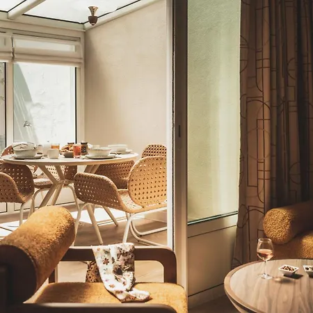 Parc Victoria Hotel *