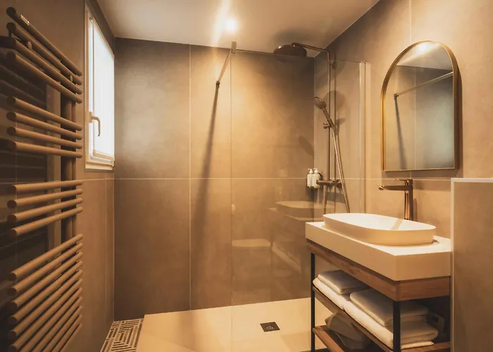 Parc Victoria Hotel *